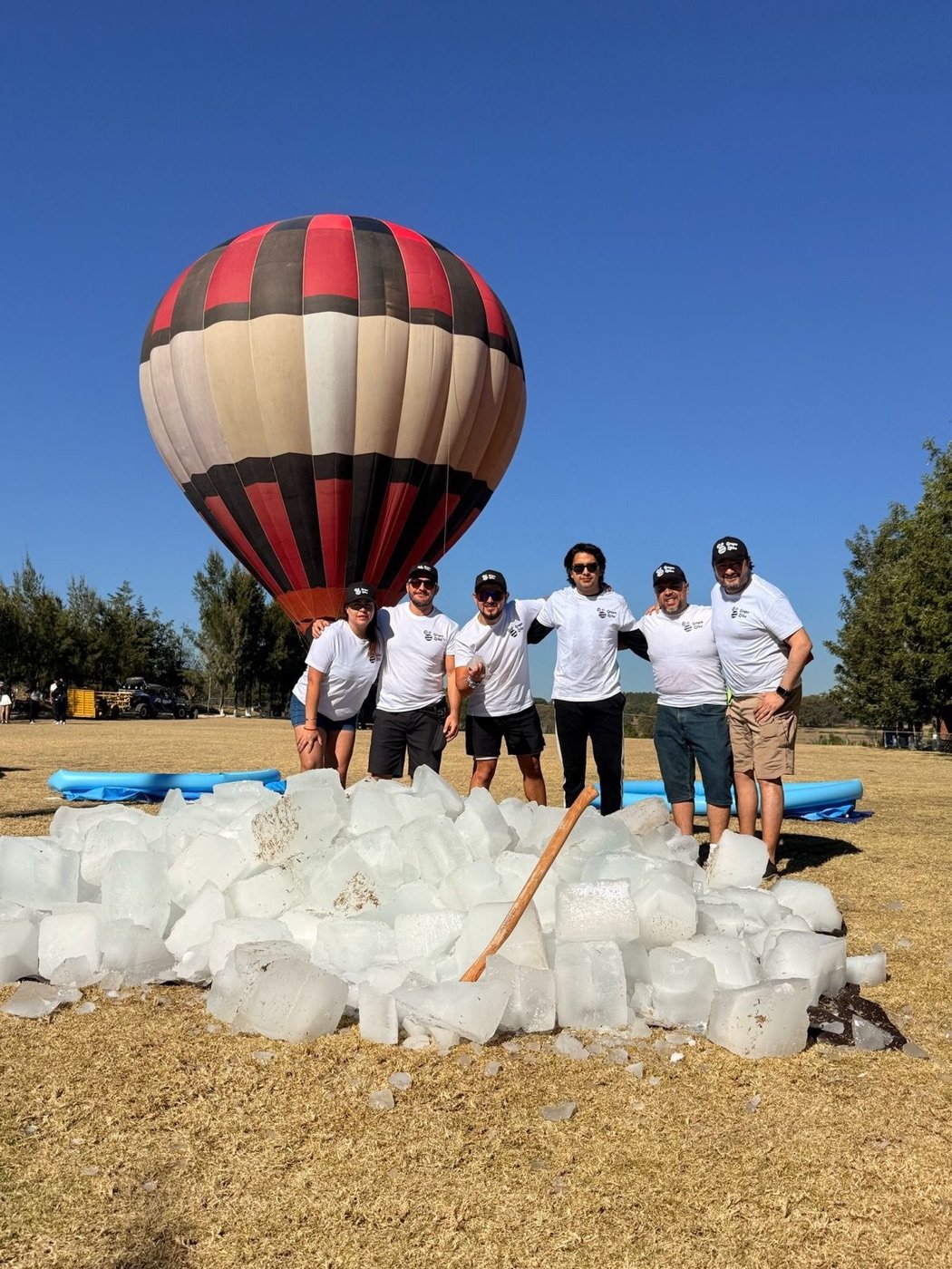 Equipo con globo aerostático